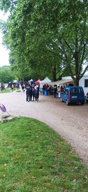 vide grenier 4 mai 2025 (12).jpg